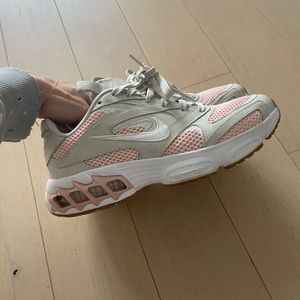 WOMENS NIKE ZOOM AIR FIRE